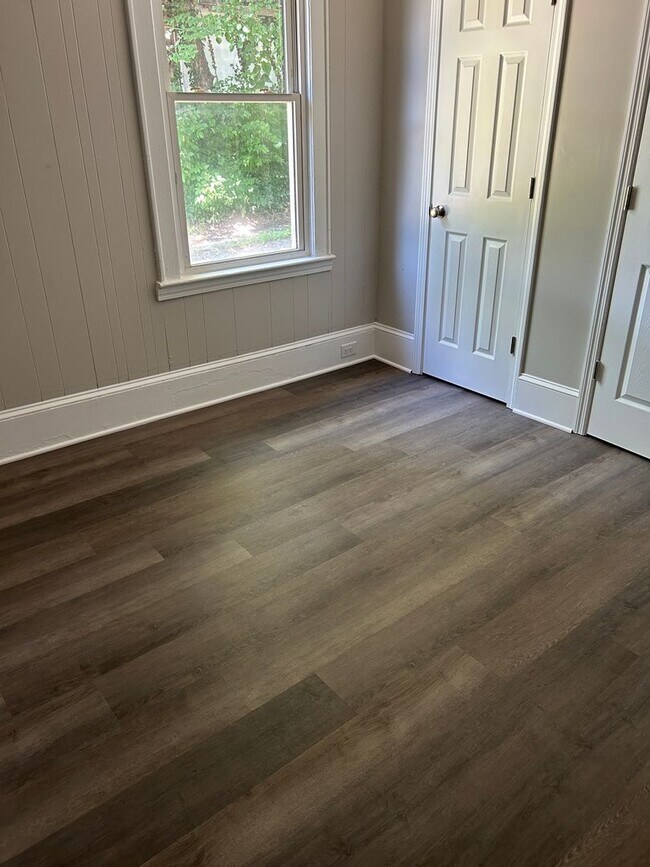 Building Photo - 2315 Dacian St