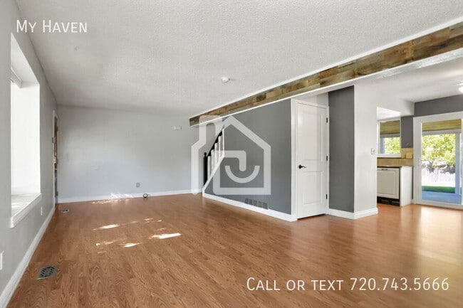Building Photo - 10815 W Alamo Pl