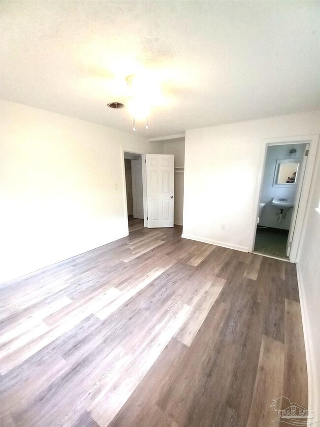 Building Photo - 113 Berkley Dr