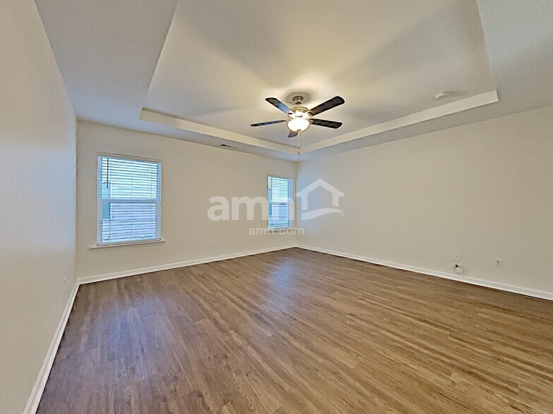 Building Photo - 323 Stoney Hollow Rd