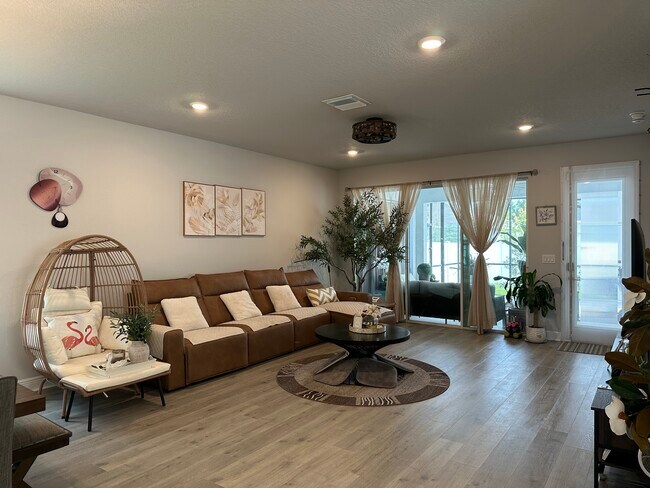 Building Photo - 28656 Sweet Persimmon Dr
