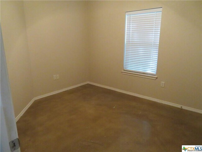 Building Photo - 929 Brown Rock Dr