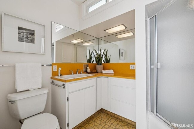 Building Photo - 845 44th Ave