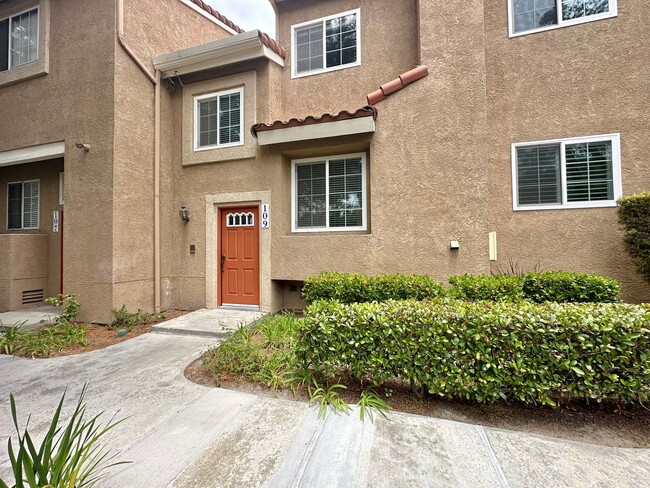 Building Photo - Desirable Tri-level Townhome in Carlsbad!