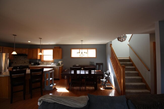 Building Photo - 801 Carina Ln