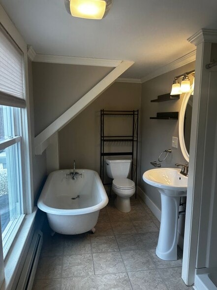 Building Photo - 398 Bridgton Rd