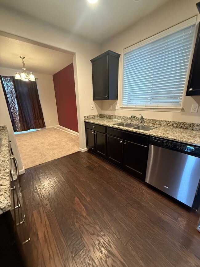 Building Photo - Beautiful Contemporary Home in Hillsboro