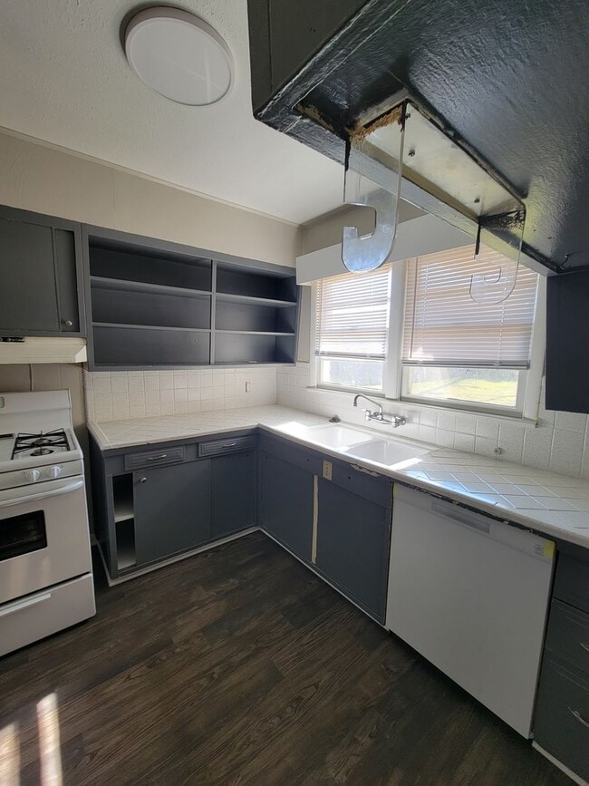 Building Photo - 3 Bedroom 1 Bath Home