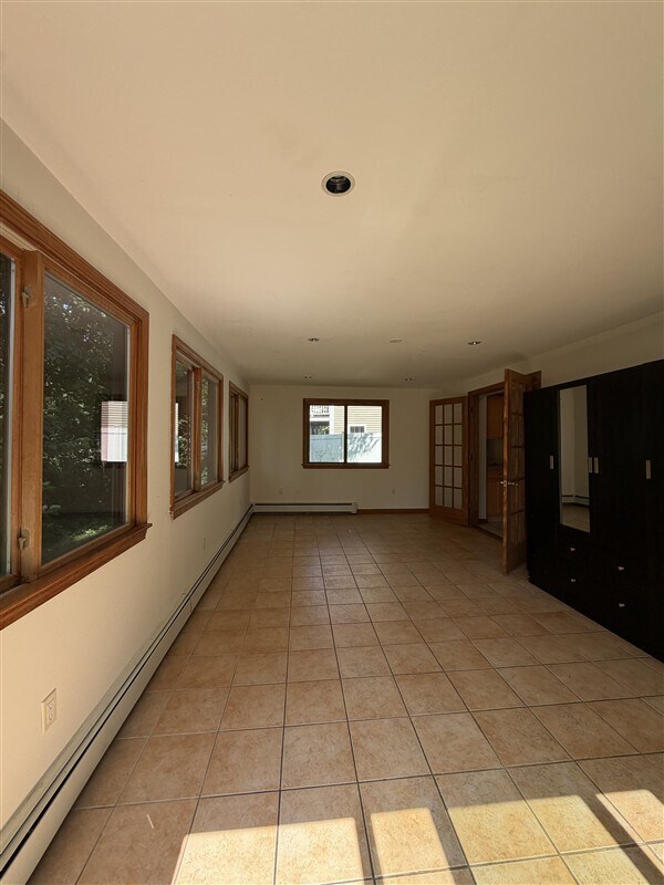 Building Photo - 116 Grove St