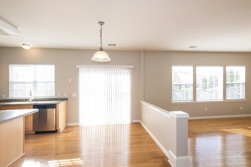 Building Photo - 2217 Arbor Vista Dr
