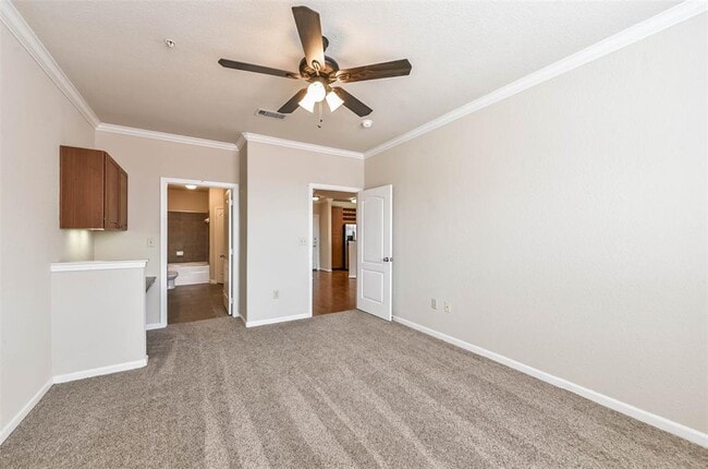 Building Photo - 1711 Old Spanish Trail