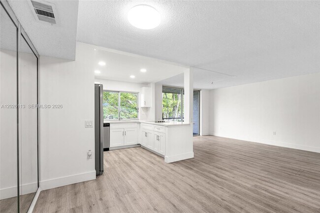 Building Photo - 9091 Lime Bay Blvd