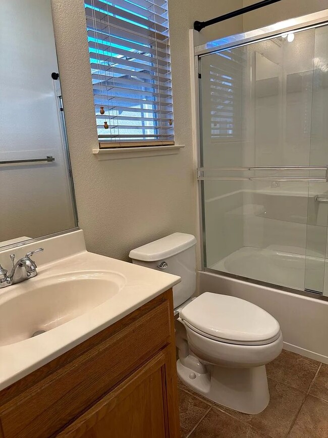 Building Photo - 3BR/2.5BA Oak Commons Home w/ Backyard & Community Pool & Park