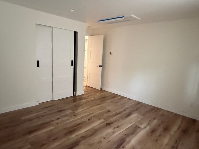 Building Photo - 1209 NE 135th St