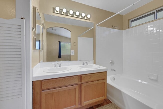 Building Photo - Single Story with a pool