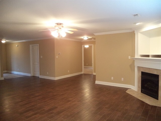 Building Photo - 927 Elsborn Ridge Rd