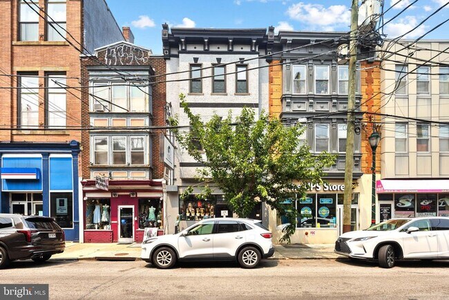 Building Photo - 616 S 4th St