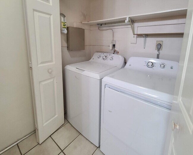 Building Photo - 3 BR Condo w/ Garage in Kiln Creek