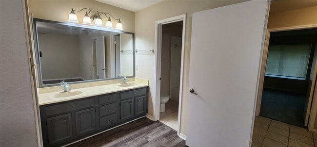 Building Photo - 15215 Ensenada Dr