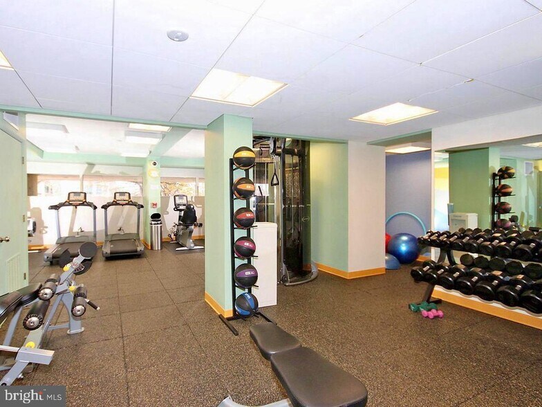 Full Fitness Center - 2555 Pennsylvania Ave NW