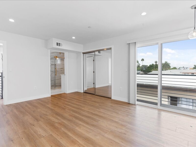 Building Photo - 6419 Lexington Ave