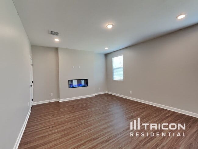 Building Photo - 176 Millbrook Dr