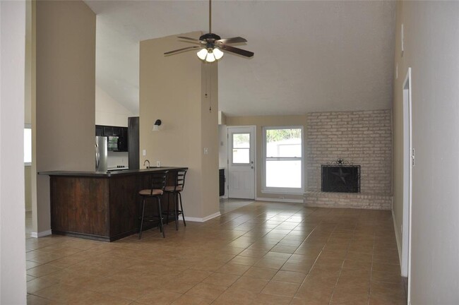 Building Photo - 4715 Glendower Dr