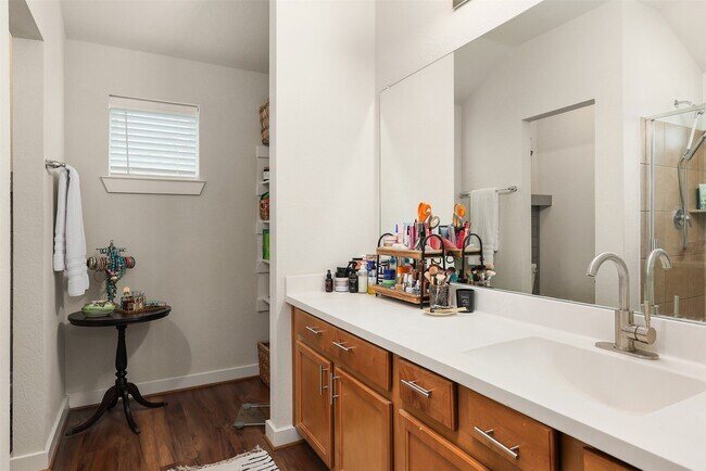 Building Photo - 2505 Bernadino Dr