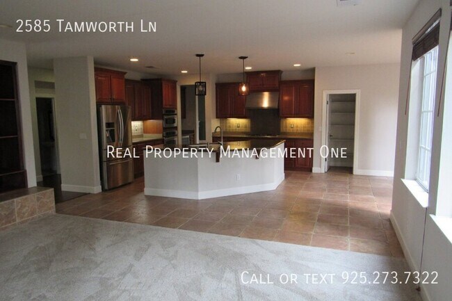 Building Photo - 2585 Tamworth Ln