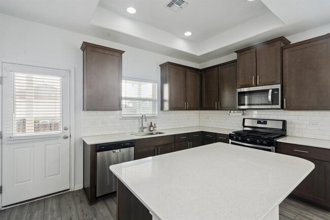 Building Photo - 6404 Mary Lewis Dr