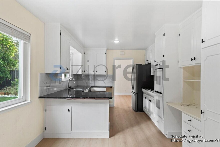 Building Photo - 1019 Pilinut Ct