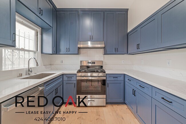 Building Photo - 2376 Portland St