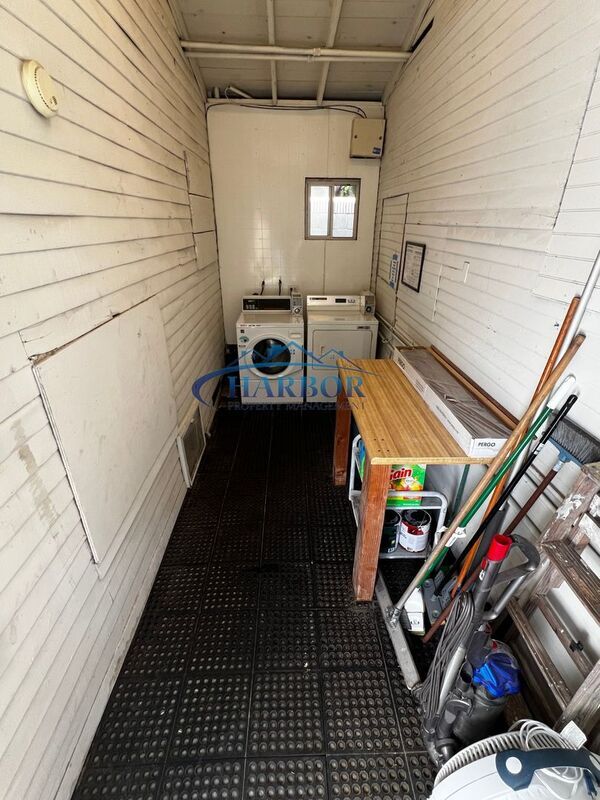 Building Photo - 1504 Madrid Ave