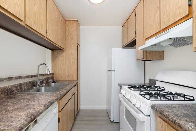 2BR, 1BA - 700SF - Kitchen - Scoville Apartments