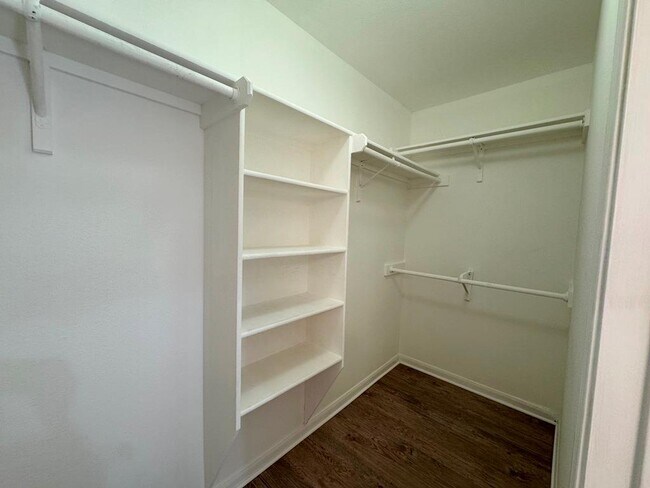 Building Photo - 219 Crystal Knoll Blvd