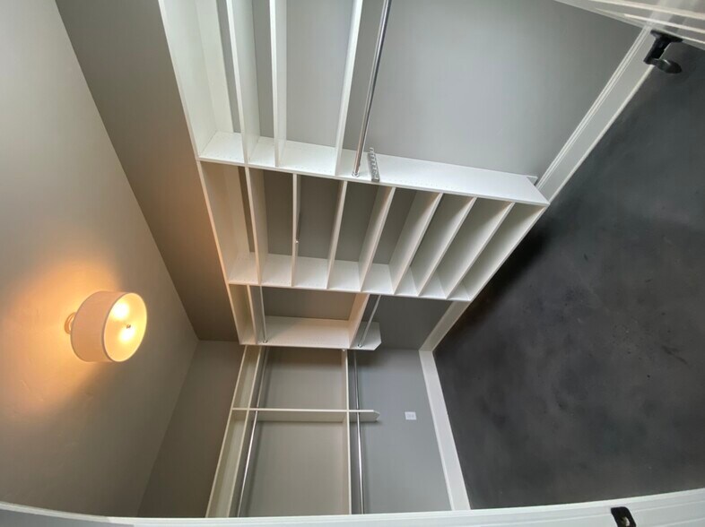 Custom closet - 15 Barnes St
