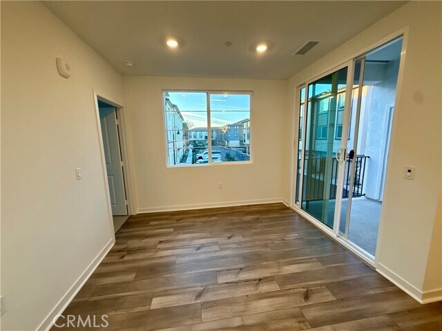 Building Photo - 6114 Valentina Wy