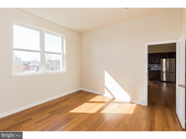 Building Photo - 2418 Frankford Ave