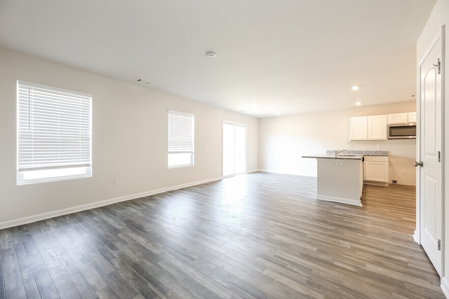 Building Photo - 544 Bella Casa Run