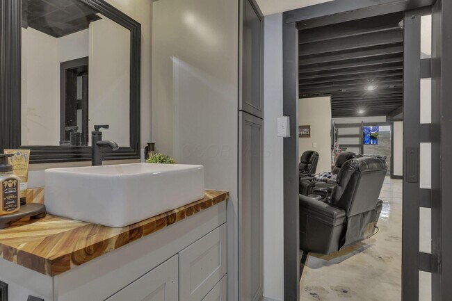 Building Photo - 7097 Pleasant Colony Cir