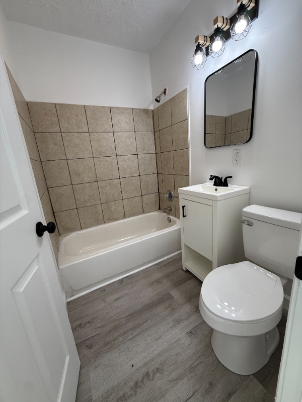 Building Photo - 4033 Porter Ave