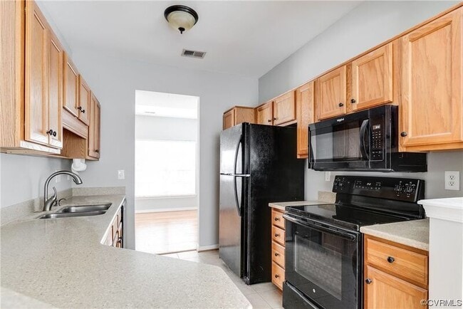 Building Photo - 5500 Millstream Ln