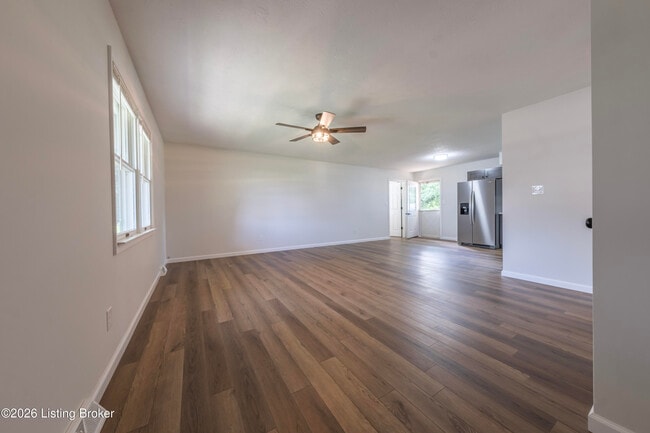 Building Photo - 309 E 6th St