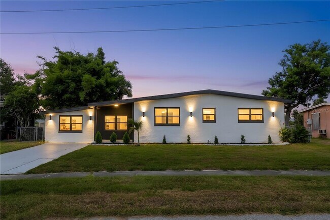 Building Photo - 6821 Marius Rd