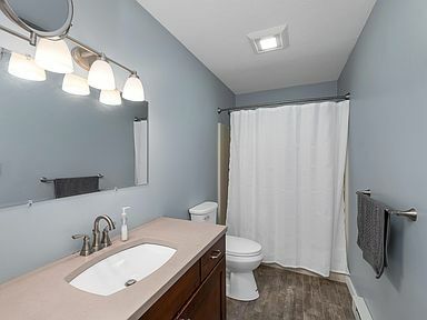 Building Photo - 76 Davis Rd