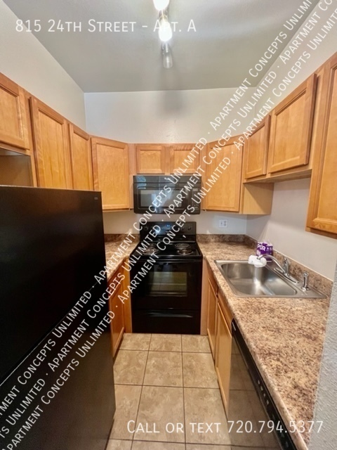 Building Photo - 815 24th St