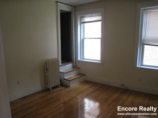 Building Photo - 62 Egmont St