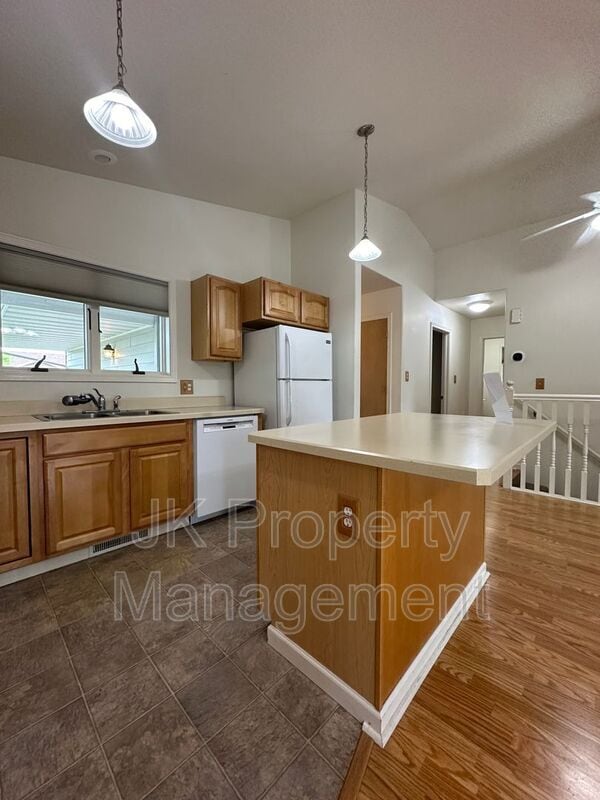 Building Photo - 3209 Wild Rose Ln
