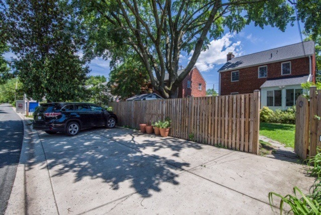 Building Photo - 9412 Colesville Rd