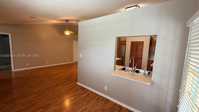 Building Photo - 11540 NW 27th Ct